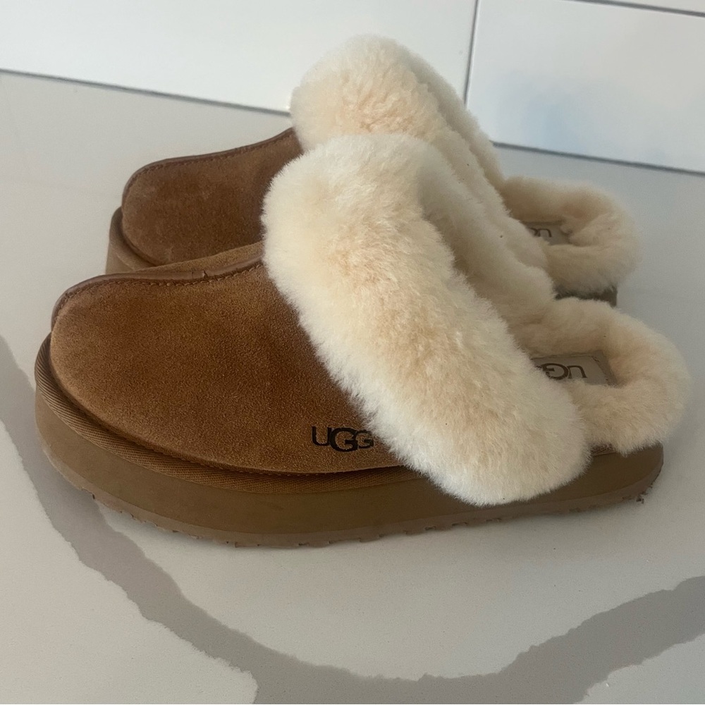 UGG DISQUETTE SLIDE CHESTNUT SHEARLING CUFF SANDALS US 7 - Picture 2 of 9